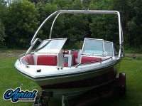 1990 Four Winns Freedom 170  with Airborne Wakeboard Tower