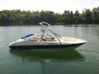 1994 Bayliner 1850 with Ascent Wakeboard Tower