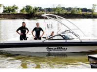 1996 Malibu Sunsetter with Assault Wakeboard Tower