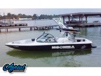 2000 Moomba Outback with FreeRide Wakeboard Tower