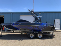 2007 Malibu Wakesetter 21VLX  with FreeRide Wakeboard Tower