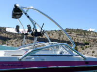 1993 Reinell BRXL wakeboard tower and accessories