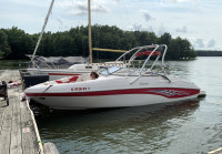 2004 Rinker Captiva 232 with Airborne Wakeboard Tower