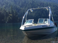 1993 Seaswirl 185SE with wakeboard tower and speakers