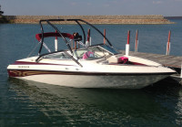 2000 Crownline 202BR wakeboard tower in black finish