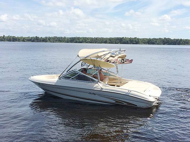 2001 Sea Ray 185 Sport with an Airborne 2.0 Wakeboard Tower, photo 1 of 5