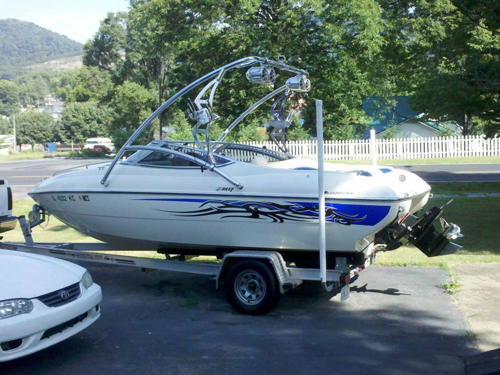 2002 Stingray 190 CS with an Assault Wakeboard Tower, photo 1 of 3