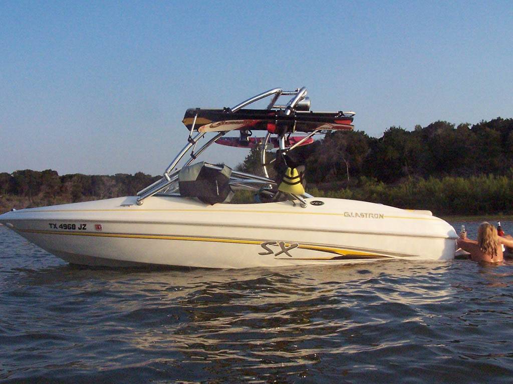 2004 Glastron SX195 with an Airborne 2.0 Wakeboard Tower, photo 1 of 4