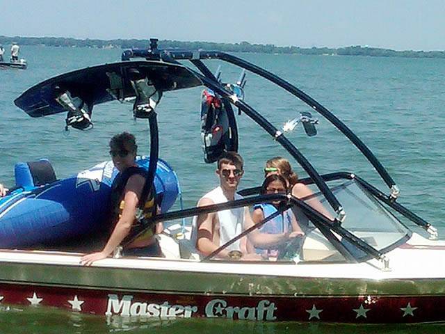 1983 Mastercraft Stars and Stripes with an Airborne 2.0 Wakeboard Tower, photo 3 of 7