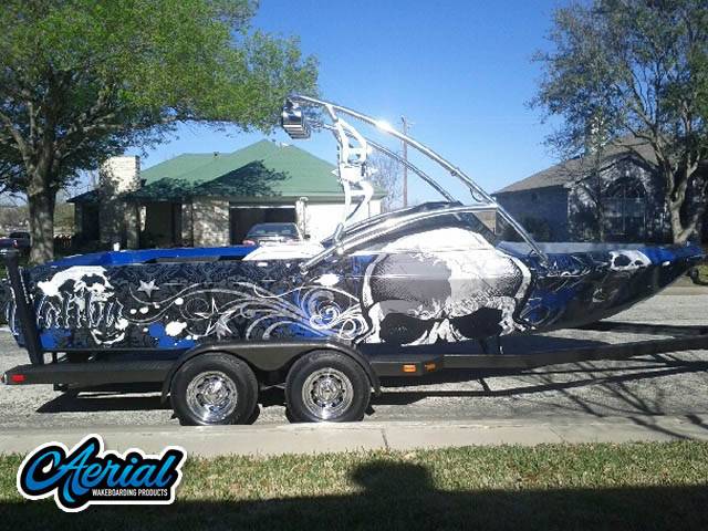 1985 Malibu Sunsetter with an Assault Wakeboard Tower, photo 1 of 2