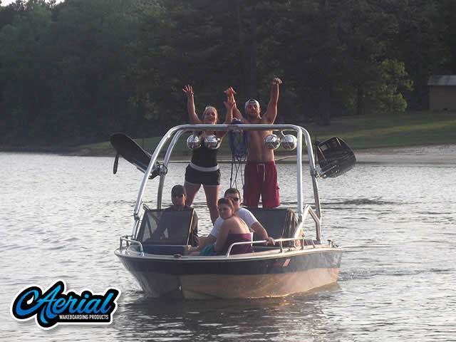 1986 Cheetah with an Airborne 2.0 Wakeboard Tower, photo 2 of 3