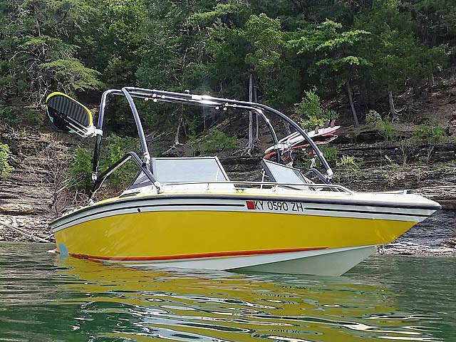 1986 Supra Saltare with an Airborne 2.0 Wakeboard Tower, photo 2 of 6