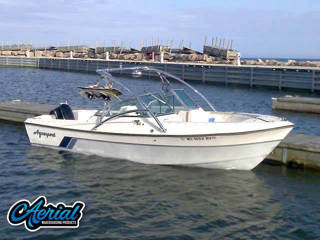 1987 Aquasport Sandpiper 222 with an Assault Wakeboard Tower