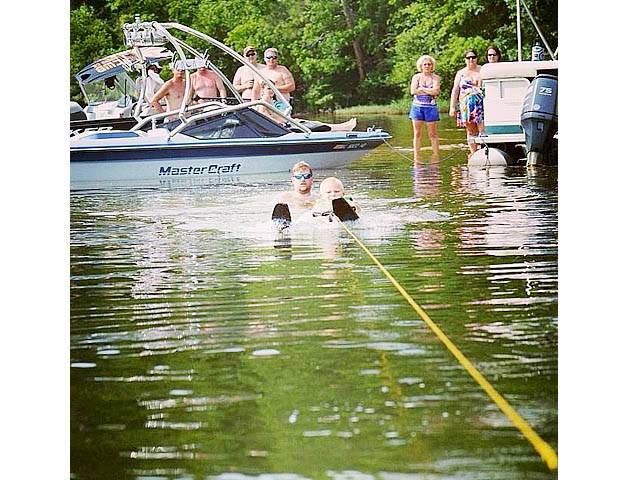 1988 Mastercraft Prostar 190 with an Airborne 2.0 Wakeboard Tower, photo 3 of 5
