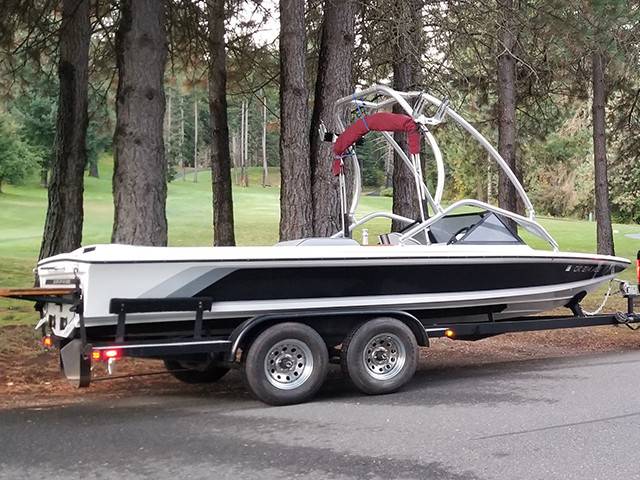 1988 Ski Sanger with an Airborne 2.0 Wakeboard Tower, photo 2 of 2