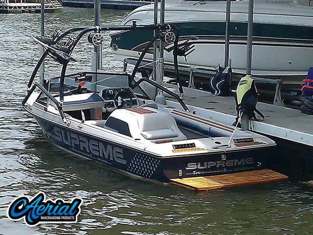 1988 Ski Supreme with an Airborne 2.0 Wakeboard Tower, photo 1 of 2