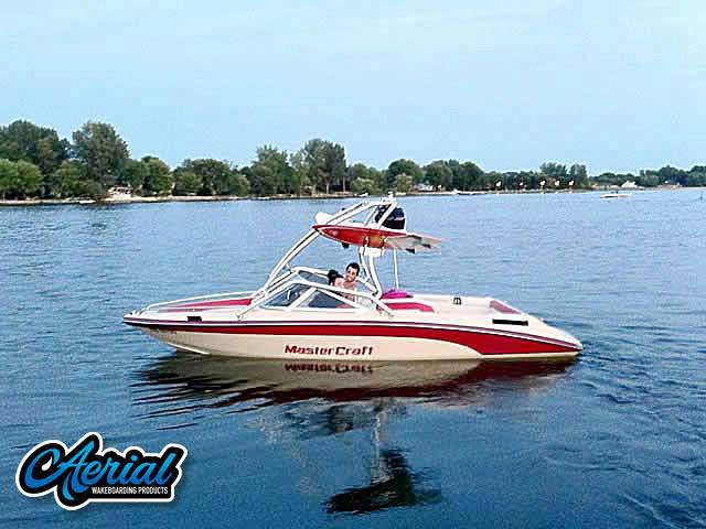 1989 Mastercraft Tristar 89 with an Airborne 2.0 Wakeboard Tower