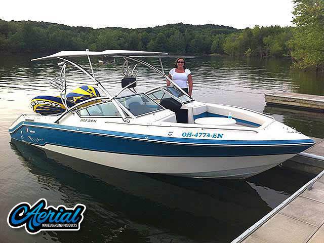 1989 Wellcraft 220 Elite with an Assault Wakeboard Tower