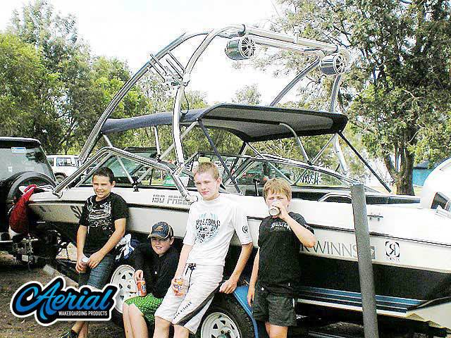 1990 Four Winns 190 Freedom with an Airborne 2.0 Wakeboard Tower, photo 1 of 3