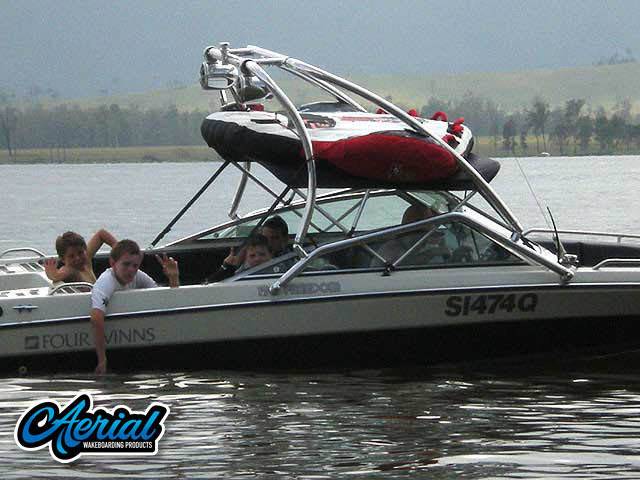 1990 Four Winns 190 Freedom with an Airborne 2.0 Wakeboard Tower, photo 2 of 3