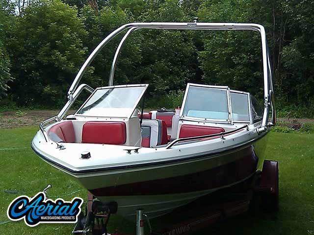 1990 Four Winns Freedom 170 with an Airborne 2.0 Wakeboard Tower, photo 1 of 2