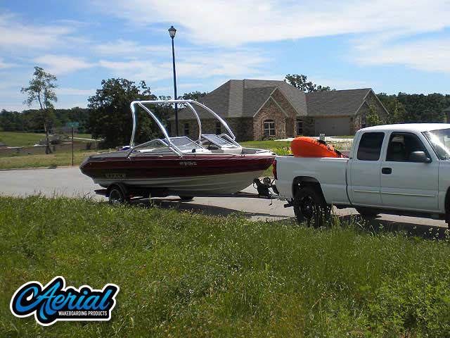 1990 Maxum with an Airborne 2.0 Wakeboard Tower, photo 2 of 2