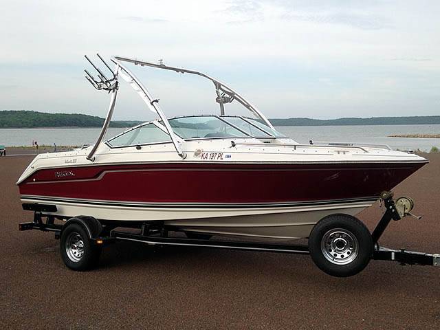 1992 Regal Valanti 200 bowrider with an Ascent 2.0 Wakeboard Tower, photo 1 of 23