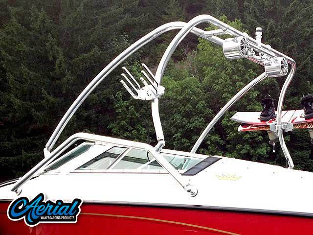 1993 Crownline 19.5' with an Airborne 2.0 Wakeboard Tower, photo 2 of 6