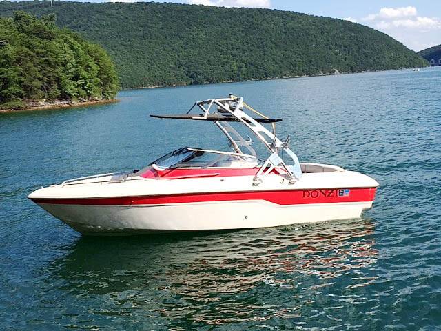 1994 Donzi Medallion 21.2 with a FreeRide Wakeboard Tower, photo 1 of 84