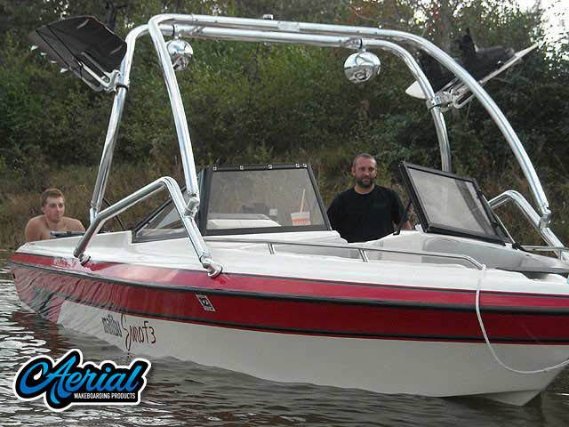 1994 Malibu Sunsetter with an Airborne 2.0 Wakeboard Tower, photo 2 of 5