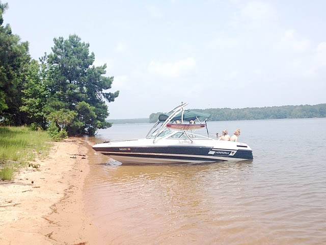 1994 Mariah Tulare 200 with an Ascent 2.0 Wakeboard Tower, photo 3 of 7