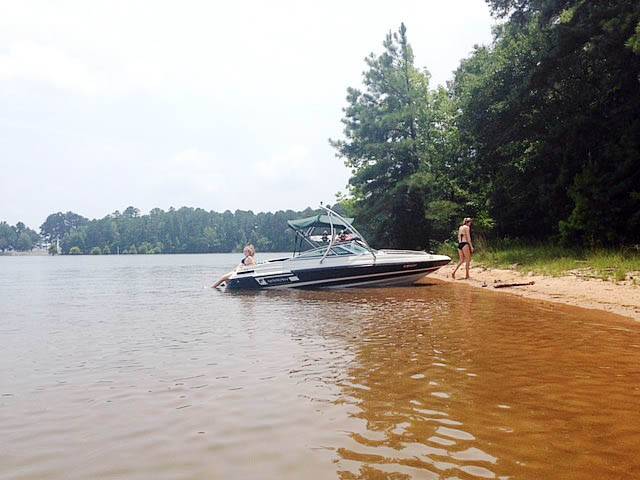 1994 Mariah Tulare 200 with an Ascent 2.0 Wakeboard Tower, photo 2 of 7