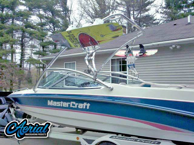1994 Mastercraft 225VRS with an Assault Wakeboard Tower, photo 3 of 4