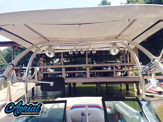 1994 MasterCraft Prostar 205 with an Airborne 2.0 Wakeboard Tower, photo 3 of 4