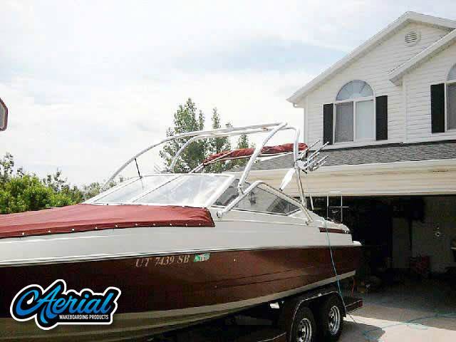 1994 Maxum 2300sr with an Airborne 2.0 Wakeboard Tower, photo 1 of 3