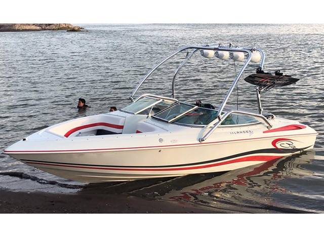 1995 Baja Islander 208 with an Airborne 2.0 Wakeboard Tower