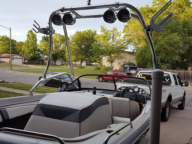 1995 Correct Craft Ski Nautique with an Airborne 2.0 Wakeboard Tower, photo 2 of 4
