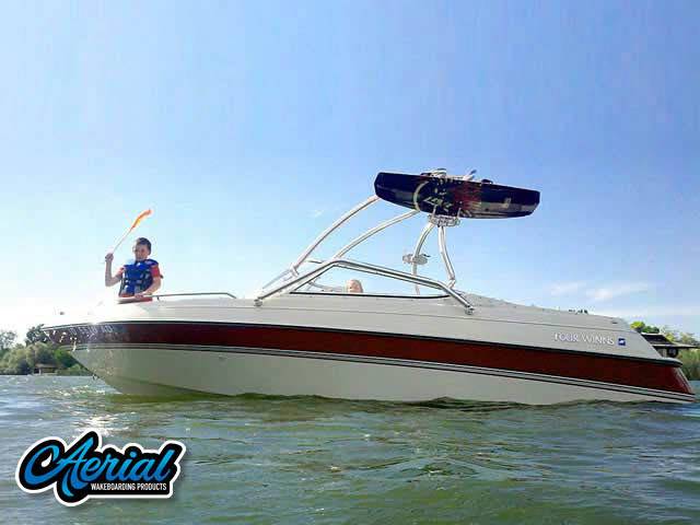 1995 Four Winns Horizon 200 with an Airborne 2.0 Wakeboard Tower, photo 1 of 4