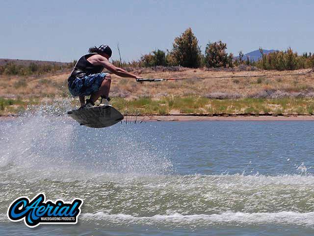 1995 Larson 4.3 Litre Vortek with an Airborne 2.0 Wakeboard Tower, photo 3 of 3