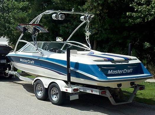 1995 Mastercraft 225 VRS with an Assault Wakeboard Tower, photo 1 of 2