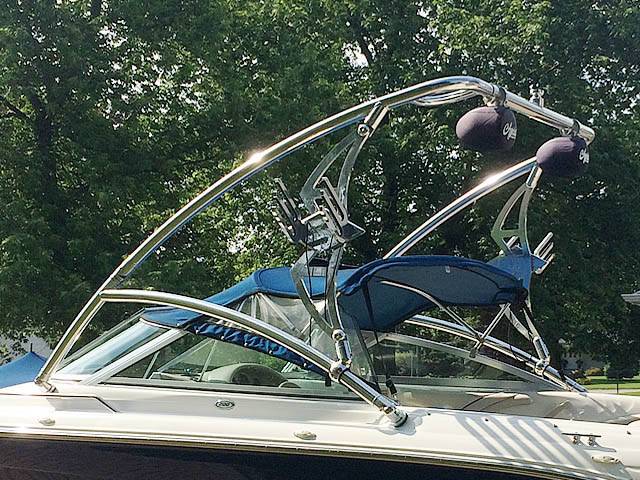 1995 Sea Ray 200 with an Assault Wakeboard Tower, photo 2 of 6