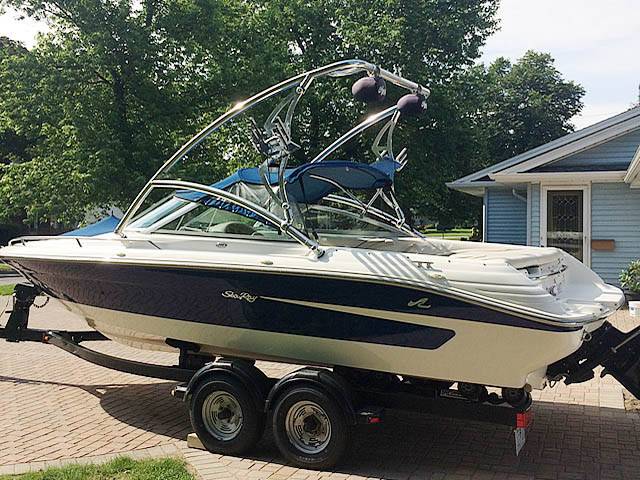 1995 Sea Ray 200 with an Assault Wakeboard Tower, photo 1 of 6