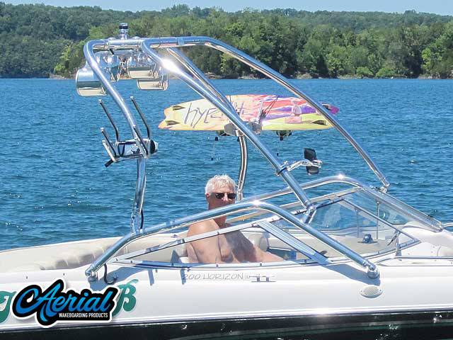 1996 Four Winns 200 Horizon with an Airborne 2.0 Wakeboard Tower, photo 2 of 2