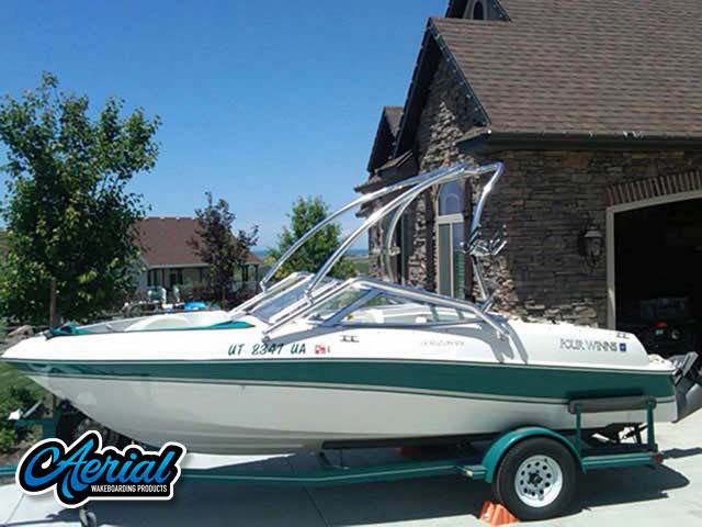 1996 Four Winns Horizon with an Airborne 2.0 Wakeboard Tower, photo 1 of 2