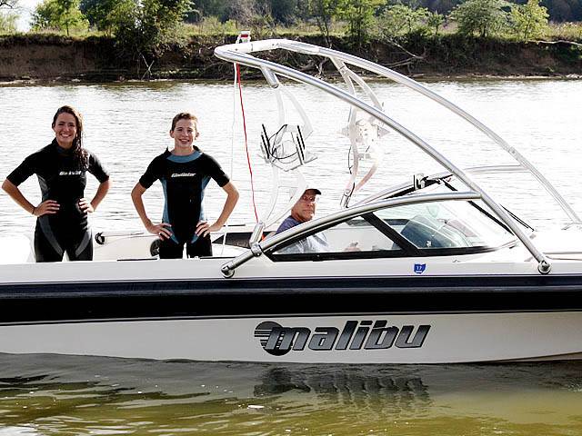 1996 Malibu Sunsetter with an Assault Wakeboard Tower, photo 2 of 2