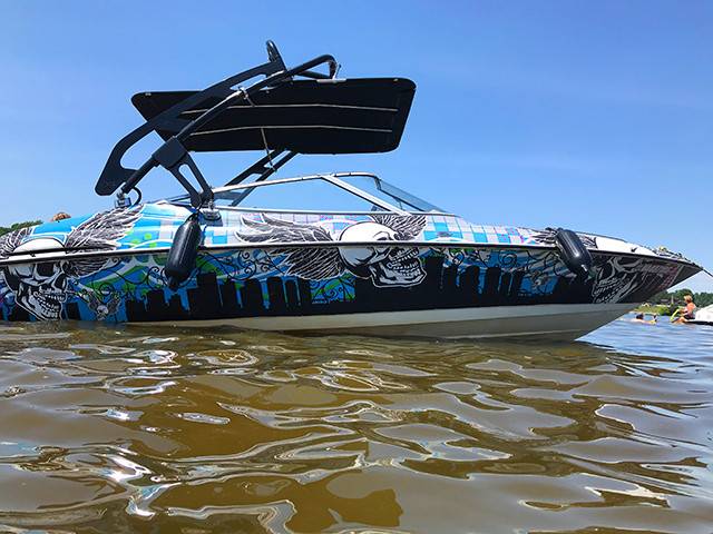 1996 Regal Valanti 202SE with a FreeRide Wakeboard Tower, photo 1 of 4