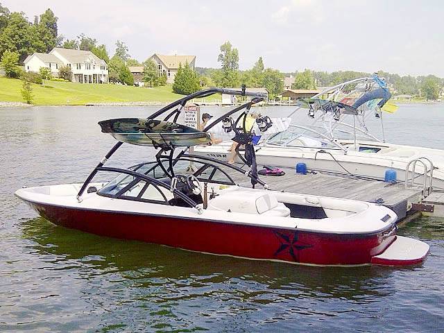 1998 Moomba Outback with an Assault Wakeboard Tower, photo 2 of 3