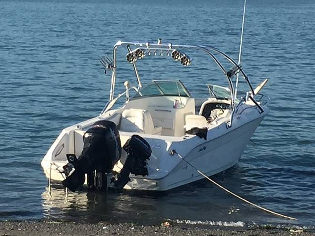 1998 Sea Ray Laguna with an Airborne 2.0 Wakeboard Tower, photo 2 of 2