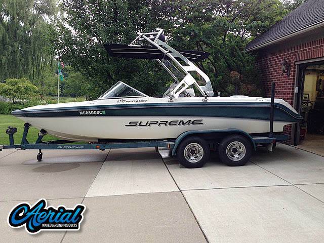 1998 Ski Supreme V210 Medalist with a FreeRide Wakeboard Tower, photo 2 of 6