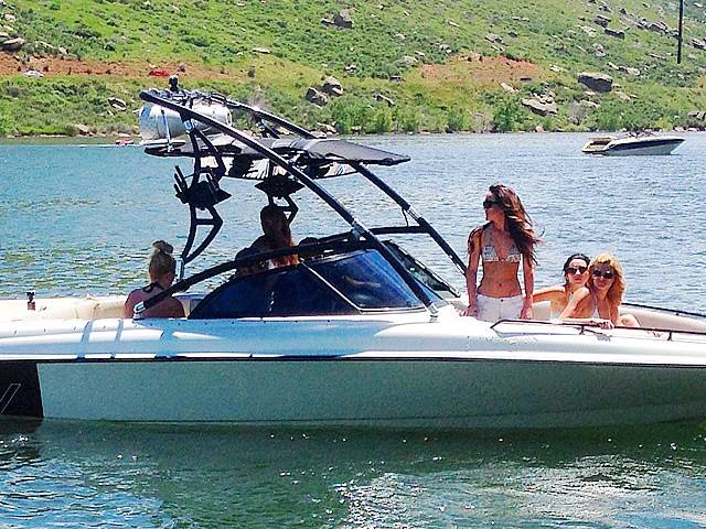 1998 Tige pre2200v with an Assault Wakeboard Tower, photo 2 of 8